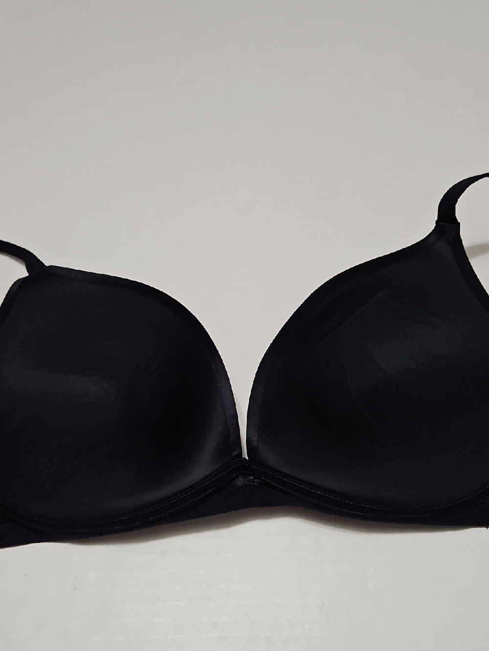 Victoria's Secret Very Sexy Black Smooth Push Up Seamless Bra Size 38B - Picture 5 of 8